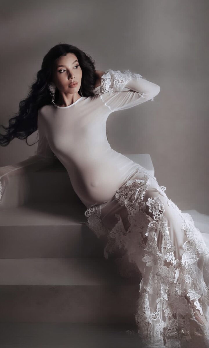 abito maternity aria Marlen Privitera sartoria partenopea maternity dress bianco organza elastico pizzo fatto a mano made in italy made in Naples macrame etereo bianco nuvola